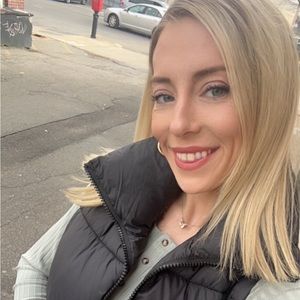 Meet your Posher, Carly